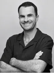 Tom Mills